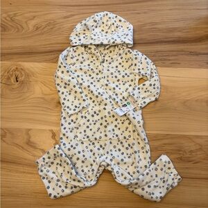 Cheetah pattern sleeper with hood